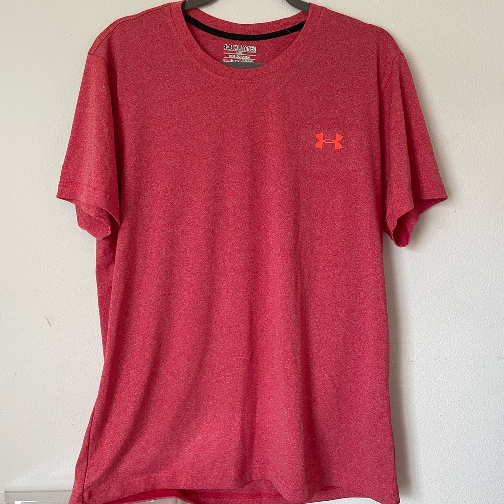 Men’s under Amour lightweight workout tshirt